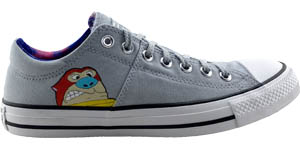 Ren & Stimpy: Outside right shoe with Stimpy painted on it.